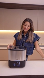 Détail d'un appareil de cuisine Beko en inox avec écran numérique affichant 17°C