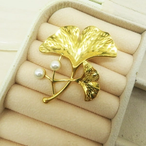 Ginkgo Leaf Brooch Stainless Steel 18K Gold Plated With Artificial Pearl Vintage Elegant Jewelry Accessory For Women