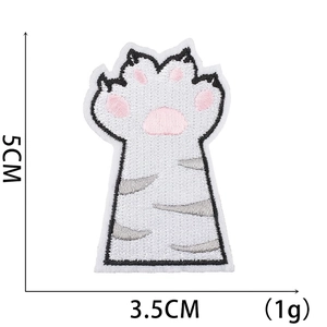 Detailed view of cat paw embroidered patch showing 5cm height and 3.5cm width dimensions