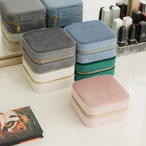 Portable Velvet Jewelry Box With Mirror Small Travel Jewelry Organizer For Rings Earrings Necklace Soft Velveteen Storage Box