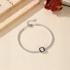 Elegante bracciale tennis in argento sterling S925 con pietra quadrata e cuore