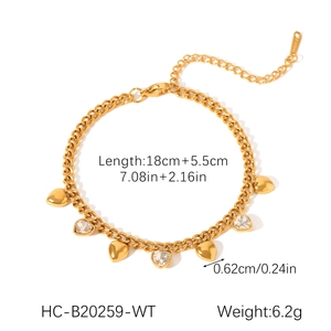 Bracelet chaîne cubaine en acier doré avec breloques cœur et détails de taille