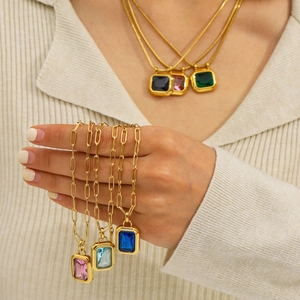 Collier En Acier Inoxydable Plaqué Or Pendentif Géométrique Zircon Coloré Bijoux Élégants Vintage Pour Femmes