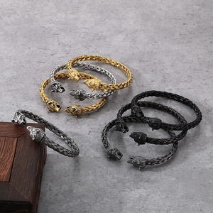 Bracelet Viking nordique à tête de loup en acier titane pour hommes en trois couleurs