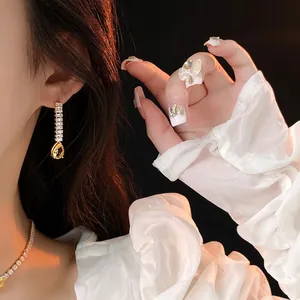 Luxury pear-cut yellow zircon water drop earrings and matching necklace set for women