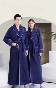 Peignoirs en peluche épaisse bleu marine pour couple avec bordure blanche