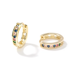 Orecchini a cerchio dorati con zirconi colorati arcobaleno e design circolare minimalista