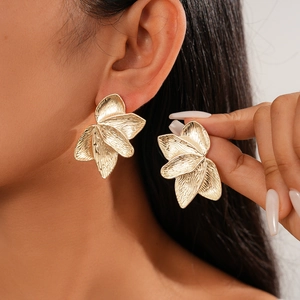 Petal Textured Metallic Stud Earrings With 925 Sterling Silver Earring Post Minimalist Fashion Jewelry For Women