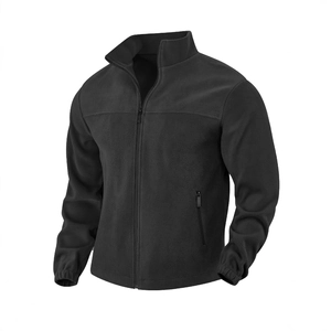 Veste polaire homme noire pour l'extérieur avec col montant zippé et poches pratiques