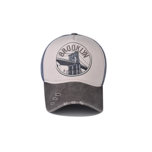 Distressed Brooklyn Bridge Baseballkappe mit gewaschener Denim-Krempe und Grafik