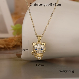 Detailed view of lucky cat pendant with dimensions 2x1.2cm and 45+5cm chain