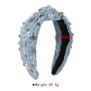 Blaues Tweed-Haarband mit Perlen und Strasssteinen, zeigt 6 cm Breite und 69,5 g Gewicht