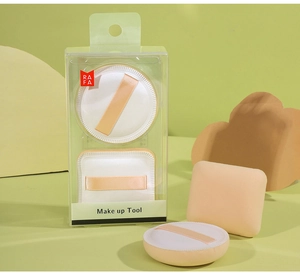 Detailansicht runder und quadratischer Make-up-Schwämme in der RA FA Aufbewahrungsbox