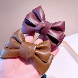 Barrettes à cheveux rétro en cuir PU avec nœud papillon en bordeaux et caramel