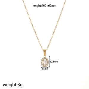 Dettagli collana dorata con ciondolo ovale, dimensioni 12,8mm x 8,5mm e lunghezza 400+60mm