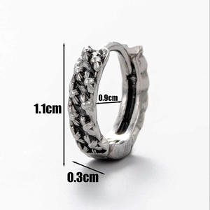 Detailed size parameters of silver skull earring with embossed floral pattern