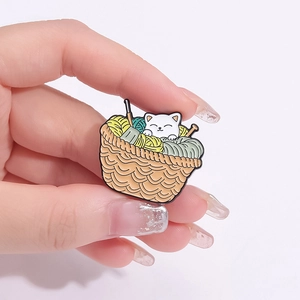 Exquisite white cat in a colorful yarn ball basket enamel brooch pin for daily wear