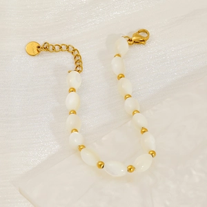 Titanium steel bracelet with baroque pearls and gold beads for women in minimalist style