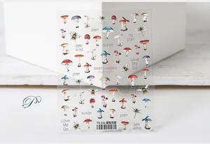 Détails des stickers ongles 5D TS-211 motifs champignons et abeilles pour le nail art