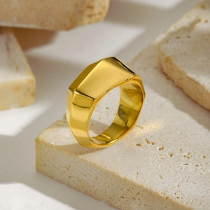 French vintage irregular line gold ring with geometric faceted design on stone base
