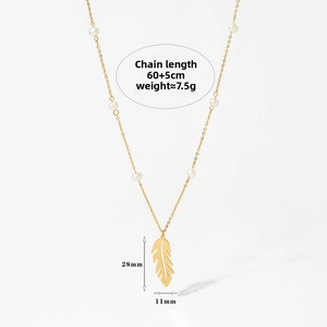 Detail of gold hollow feather pendant necklace with pearls and product dimensions
