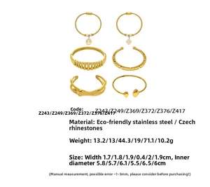 Collezione dettagliata di bracciali in acciaio inossidabile placcato oro 18k con strass
