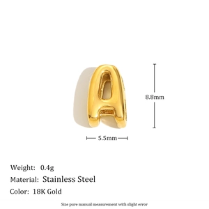 Pendentif lettre A évidé en acier inoxydable plaqué or 18 carats avec les dimensions