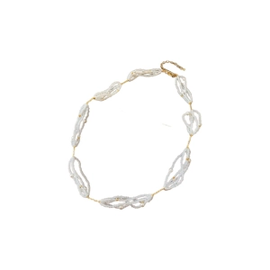 Collar vintage francés de perlas de arroz con colgante redondo dorado y cadena ajustable