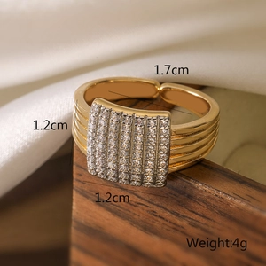Detailed size view of square gold ring with zircon pavé setting and 1.7cm diameter