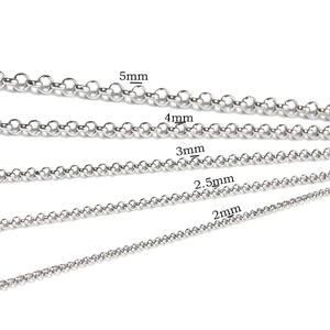 Comparison of five sizes (2mm to 5mm) of stainless steel Rolo chain link segments