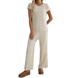Damen 2-Teiler Strickset in Beige mit Kurzarm-Oberteil und plissierter Weitbeinhose