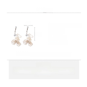 Detailed size and material diagram for zircon flower earrings with pearl accents