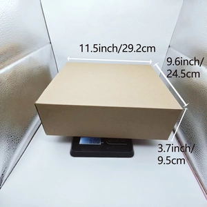 Detail view of heart ornament packaging dimensions 11.5x9.6x3.7in and 600g weight
