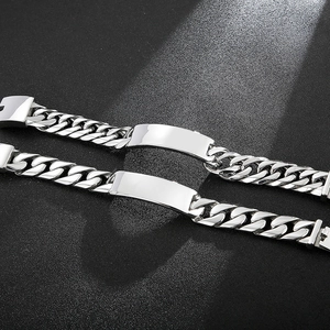 Pulsera de cadena cubana de acero inoxidable pulido para hombre con placa para grabar