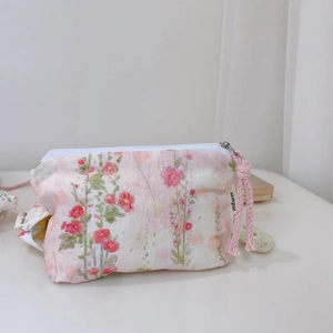 Mini floral cotton storage pouch with pink flower print and zipper for cosmetics and earphones