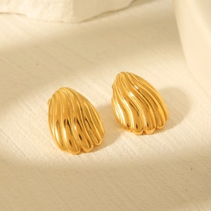 18k gold plated stainless steel shell stud earrings with elegant striped texture