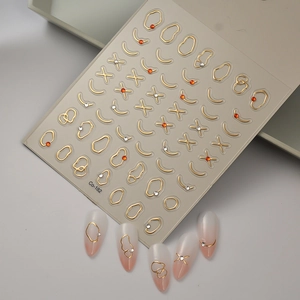 Autocollants nail art dorés avec formes géométriques et cristaux brillants pour manucure