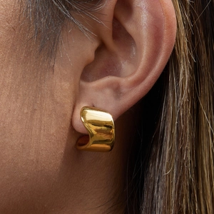 Elegant chunky gold-plated stainless steel C-hoop earrings with mirror finish