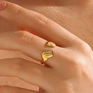 Anello Aperto Ala Per Donna Minimalista In Acciaio Inossidabile Placcato Sottovuoto Regolabile Trama Ondulata Moda
