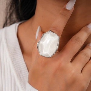 Irregular Oval Ring White Resin Inlay Vintage Silver Color Alloy Open Adjustable Fashion Jewelry For Women