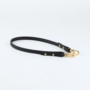 Short black lychee grain leather shoulder strap with golden metal swivel hooks