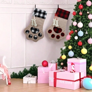 Calze di Natale per animali domestici a quadri con decorazioni a forma di osso