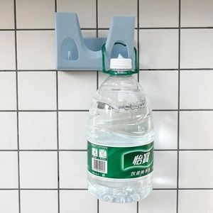 Aan de muur gemonteerd plastic keukenrek met hoog draagvermogen voor zware flessen water