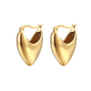 Boucles d'oreilles minimalistes en forme de cœur dorées en acier titane 18 carats