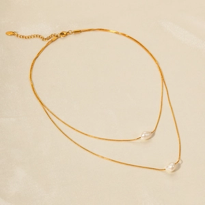 Collana a doppio strato in acciaio inossidabile placcato oro 18k con eleganti perle