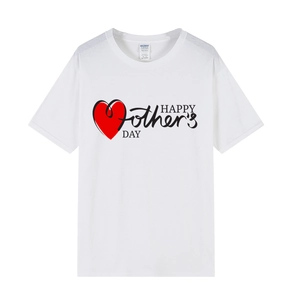 T-shirt blanc en coton pour la fête des mères avec logo cœur rouge et impression