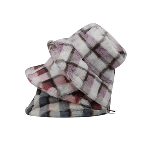 Winter lambswool plaid bucket hats for women warm outdoor plush fisherman hat in checkered style