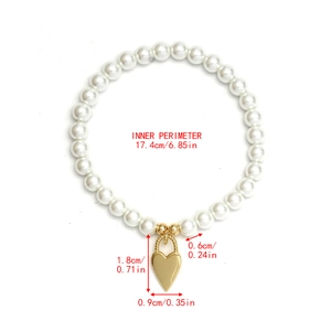Detaillierte Größenangaben für Perlenarmband mit goldenem Herzanhänger