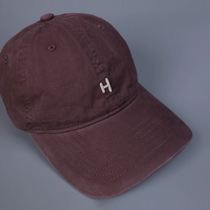 Vintage washed cotton baseball cap in burgundy with white H embroidery for unisex