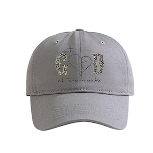 Berretto da baseball in cotone grigio con scritta With God All Things Are Possible leopardata
